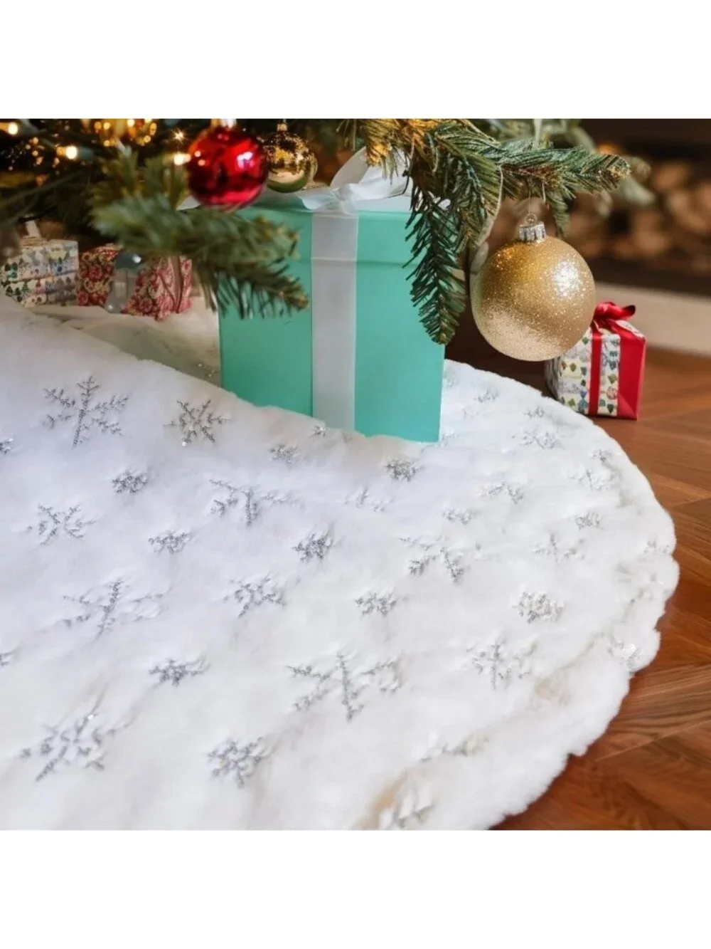 48-Inch White Faux Fur Christmas Tree Skirt with Sequin Snowflakes - Holiday